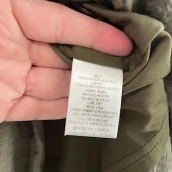 Tiered Smocked Aura Sage Green Midi Women’s Size Small - Picture 8 of 8